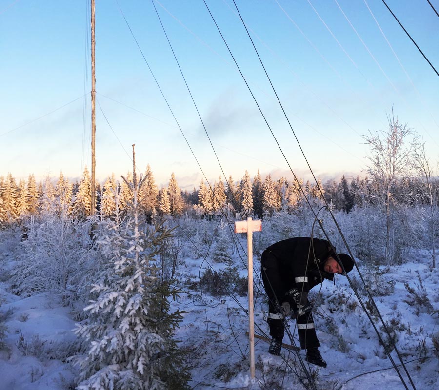 Montering av vindmast Montering av vindmast